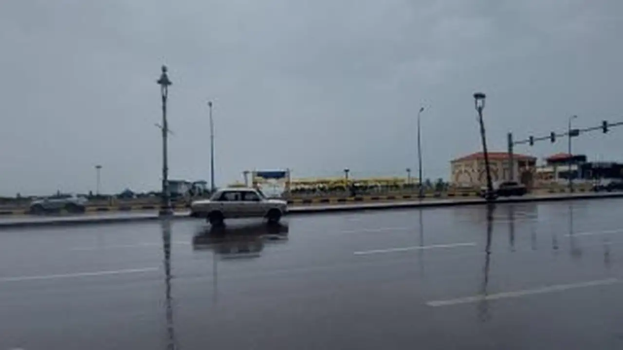 طوارئ في الإسكندرية وإجازة استثنائية للأمهات وذوي الهمم تزامناً مع موجة الأمطار